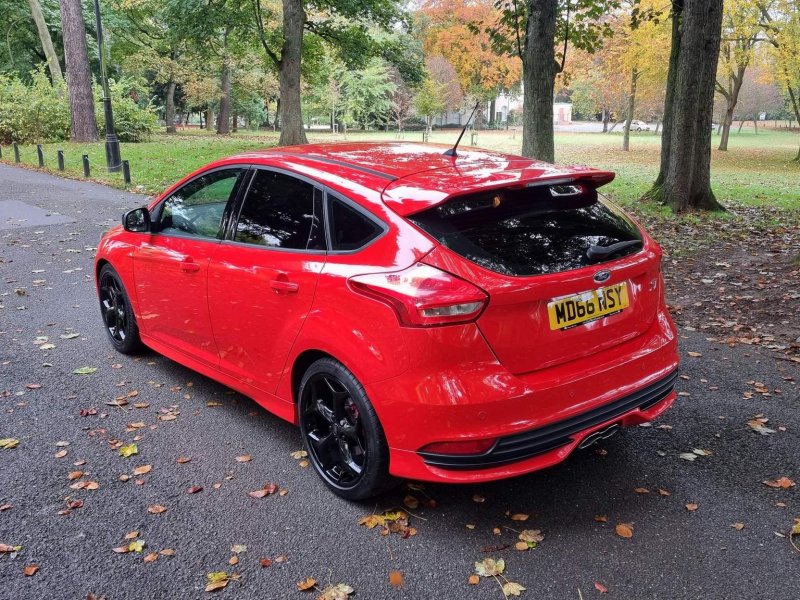 FORD FOCUS