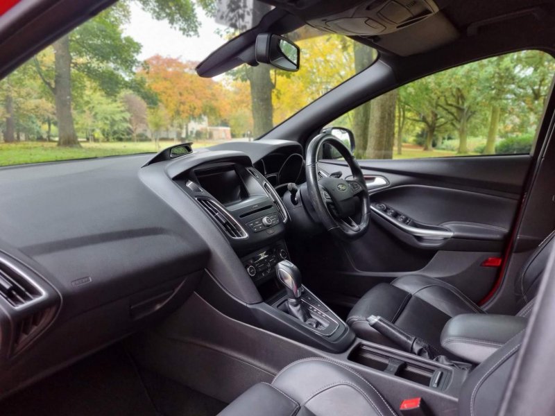 FORD FOCUS