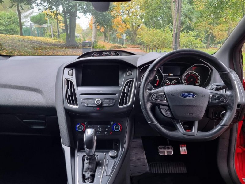 FORD FOCUS