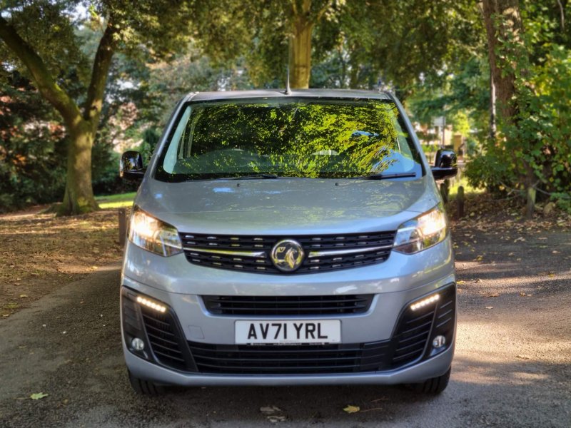VAUXHALL VIVARO