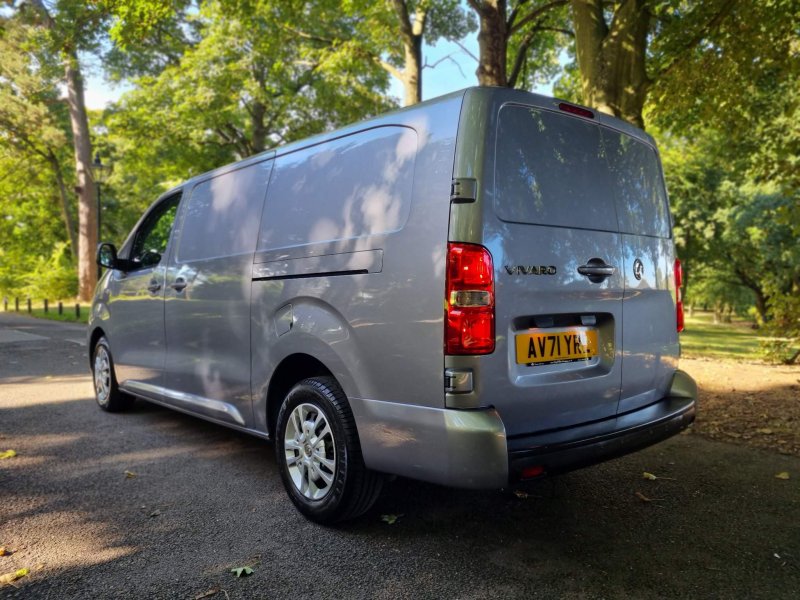 VAUXHALL VIVARO