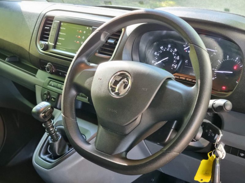 VAUXHALL VIVARO