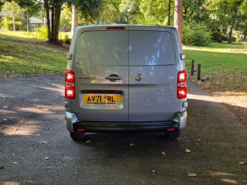 VAUXHALL VIVARO