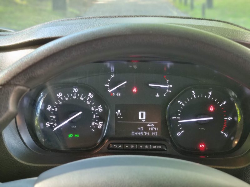 VAUXHALL VIVARO
