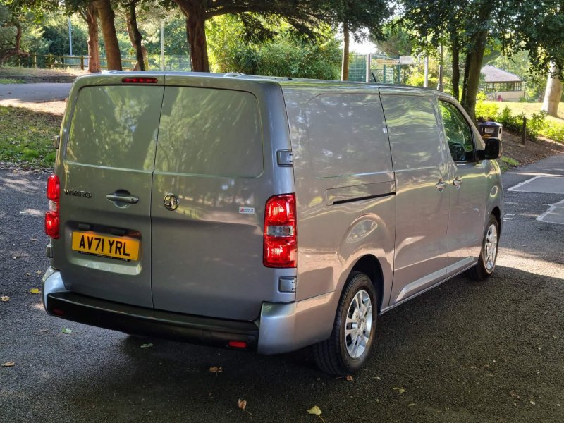 VAUXHALL VIVARO
