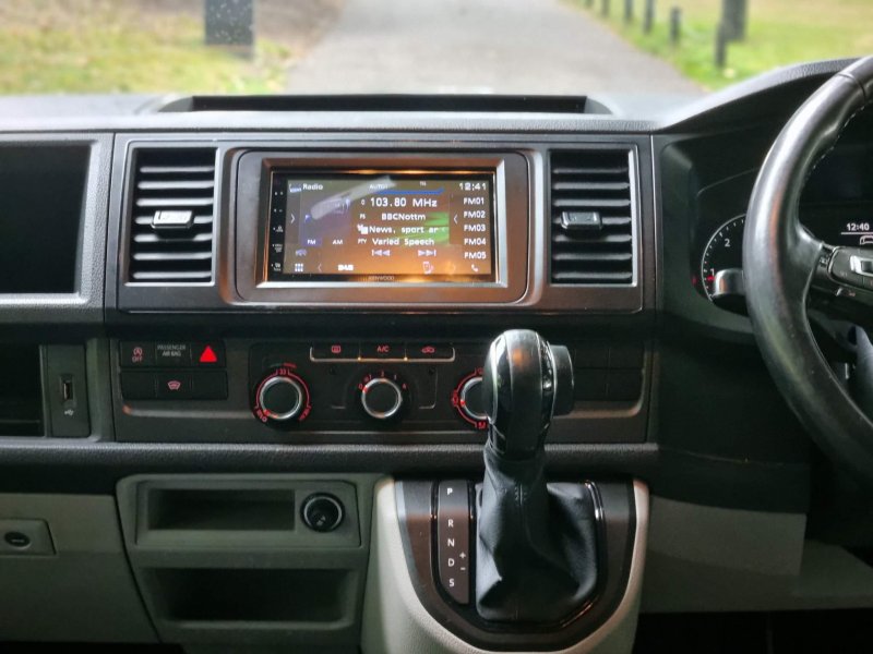VOLKSWAGEN TRANSPORTER