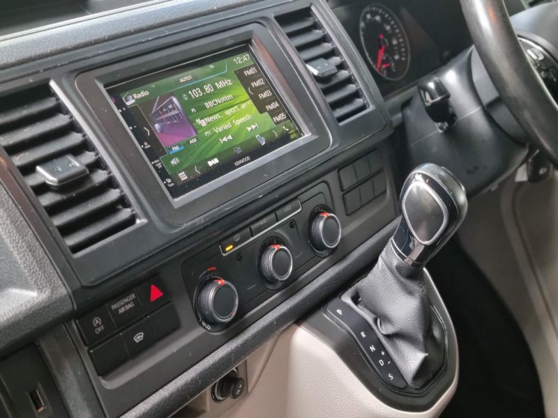 VOLKSWAGEN TRANSPORTER