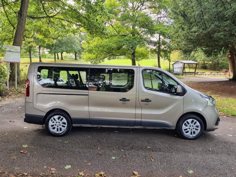 RENAULT TRAFIC