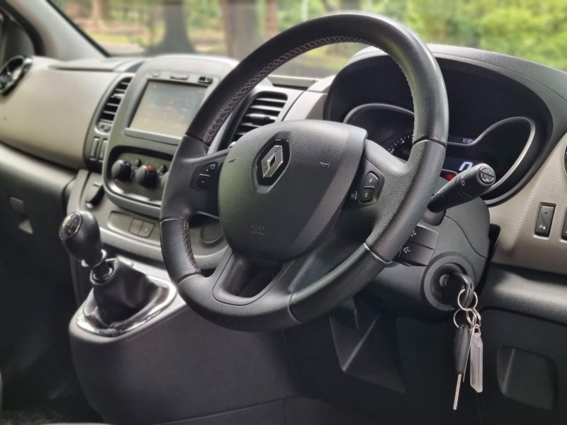 RENAULT TRAFIC