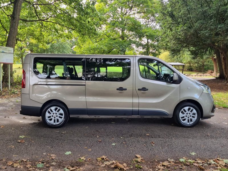 RENAULT TRAFIC