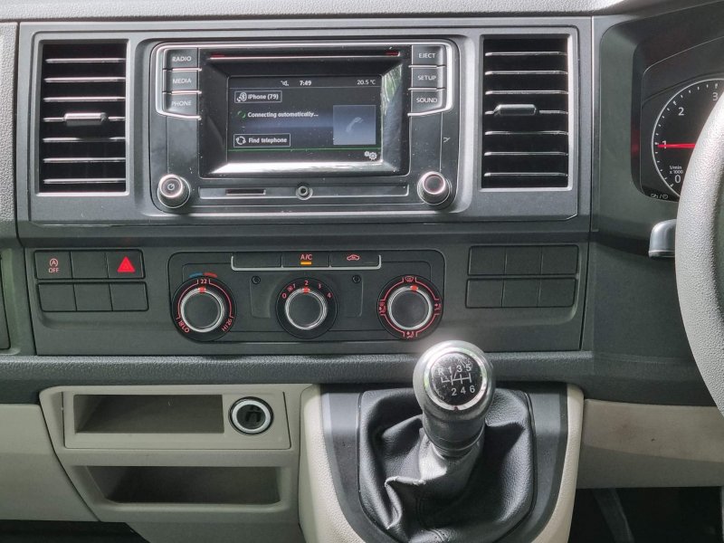 VOLKSWAGEN TRANSPORTER