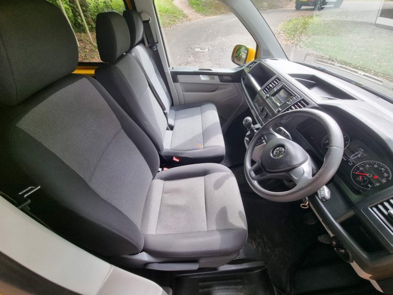VOLKSWAGEN TRANSPORTER