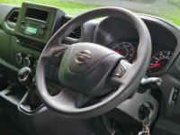 NISSAN NV400