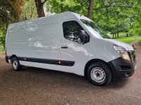NISSAN NV400