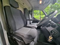 NISSAN NV400