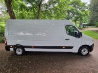 NISSAN NV400