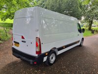 NISSAN NV400