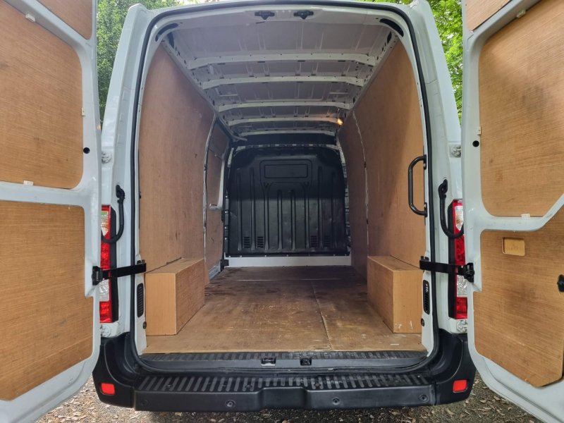 NISSAN NV400