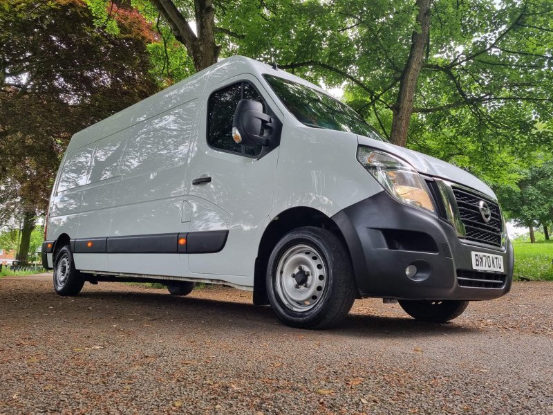 NISSAN NV400