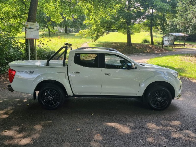 NISSAN NAVARA