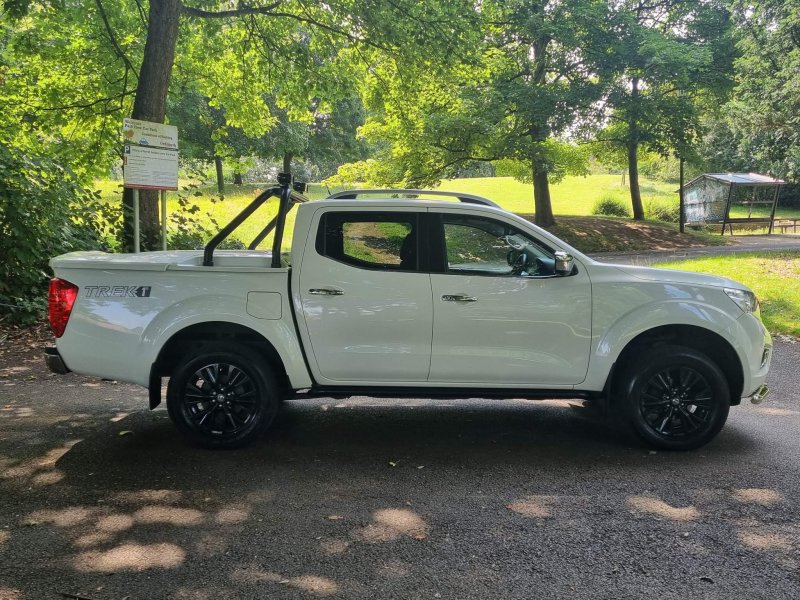 NISSAN NAVARA