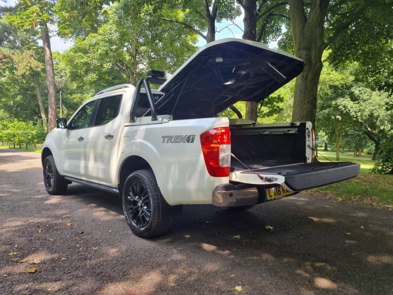 NISSAN NAVARA