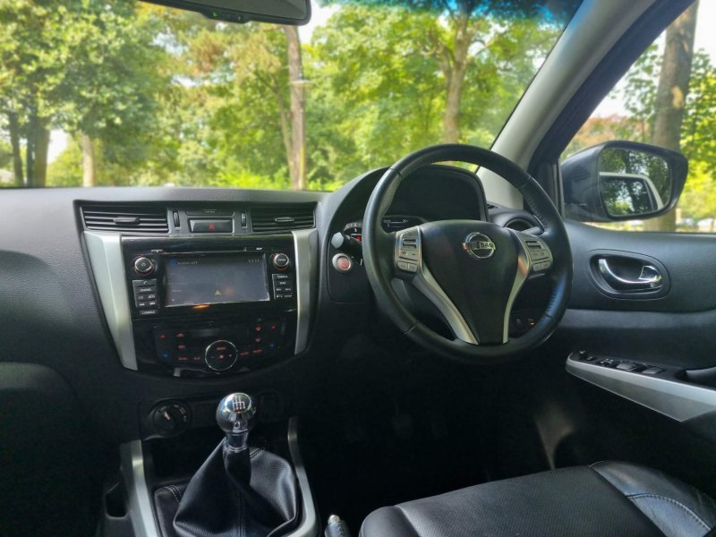NISSAN NAVARA