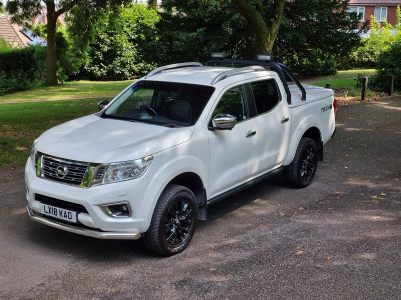 NISSAN NAVARA
