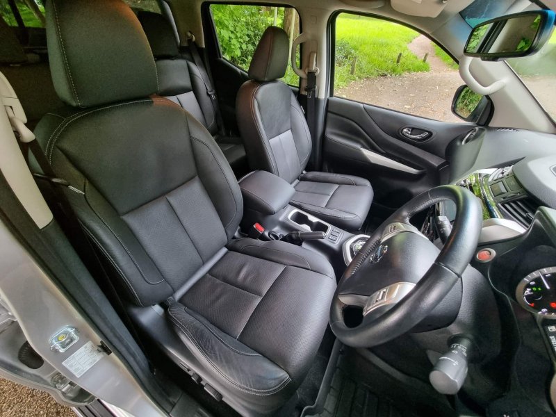 NISSAN NAVARA