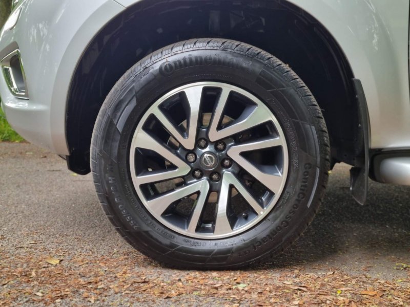 NISSAN NAVARA