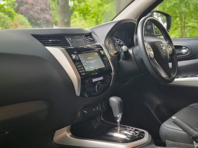 NISSAN NAVARA