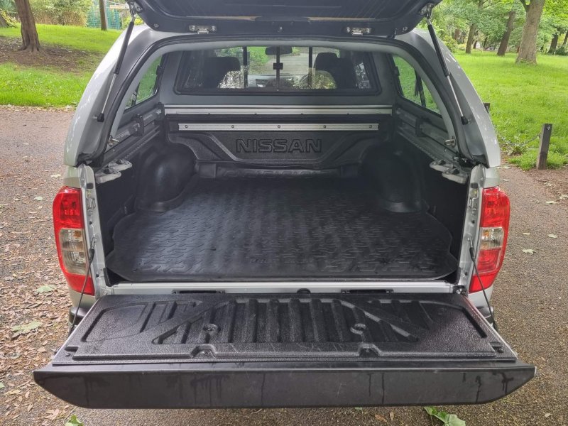 NISSAN NAVARA