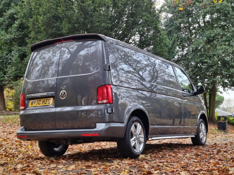 VOLKSWAGEN TRANSPORTER
