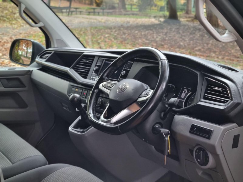 VOLKSWAGEN TRANSPORTER