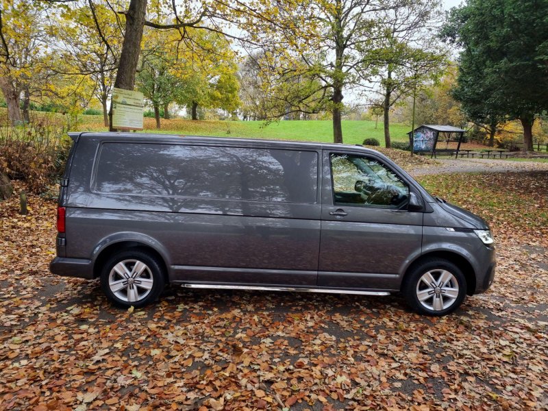 VOLKSWAGEN TRANSPORTER