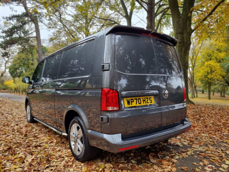 VOLKSWAGEN TRANSPORTER