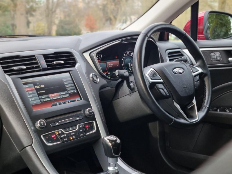 FORD MONDEO