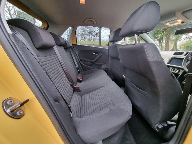 VOLKSWAGEN POLO