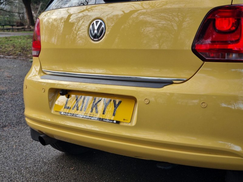 VOLKSWAGEN POLO