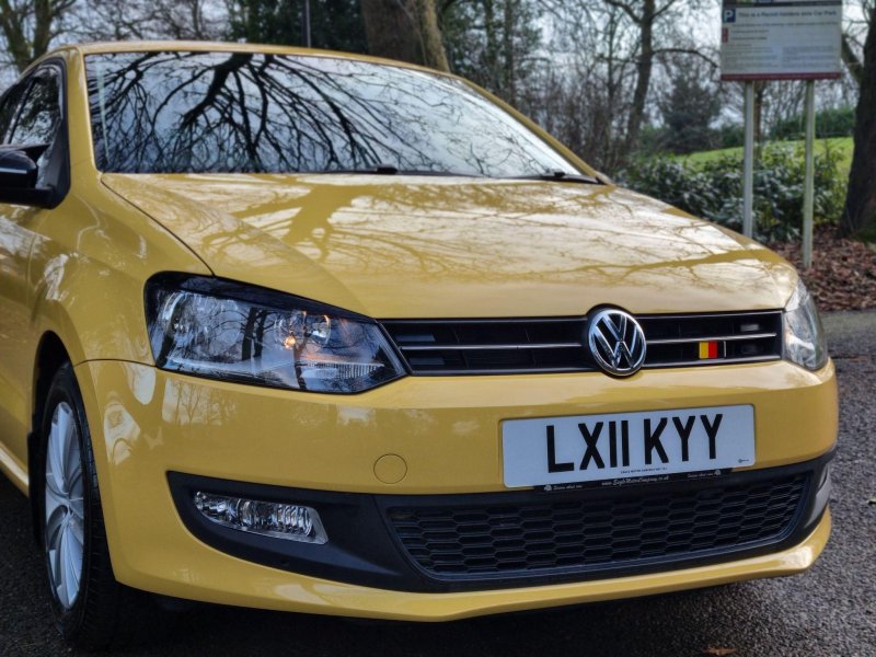 VOLKSWAGEN POLO