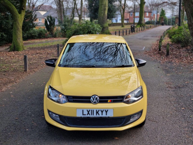 VOLKSWAGEN POLO
