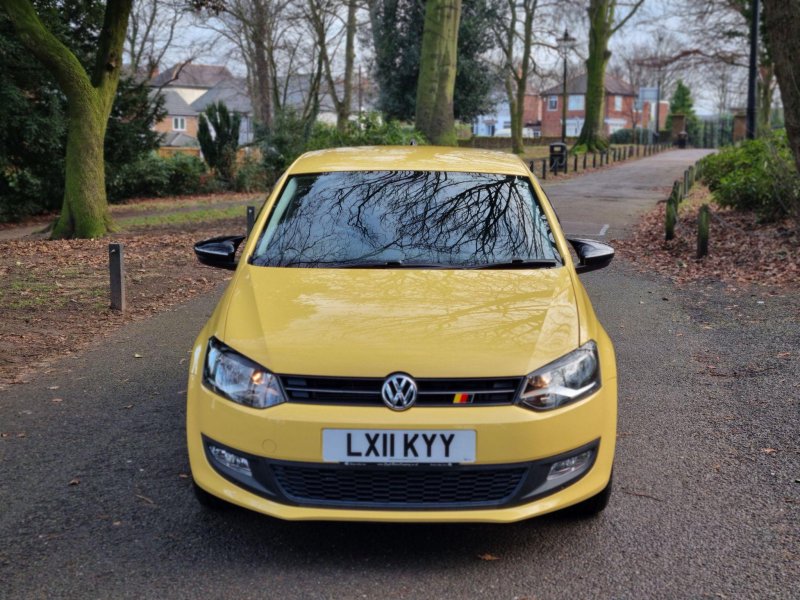 VOLKSWAGEN POLO