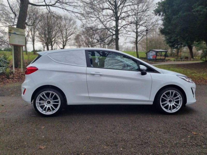 FORD FIESTA VAN