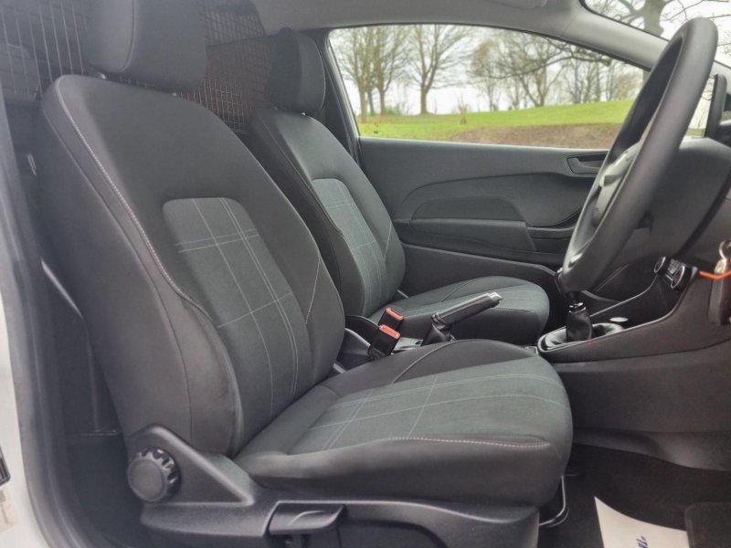 FORD FIESTA VAN