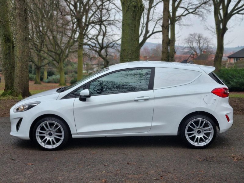 FORD FIESTA VAN