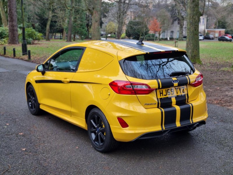 FORD FIESTA VAN