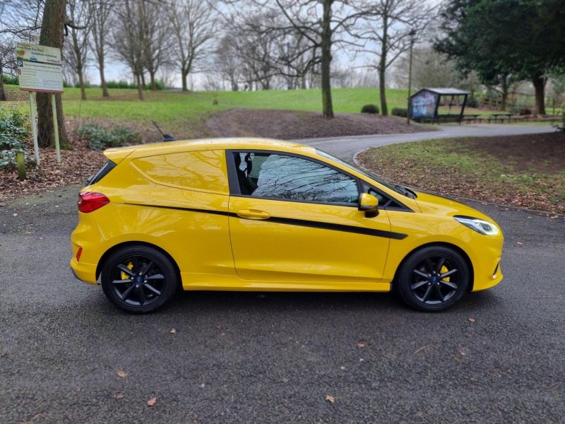 FORD FIESTA VAN