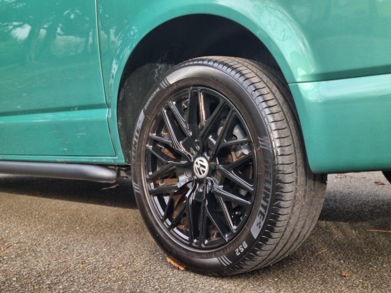VOLKSWAGEN TRANSPORTER