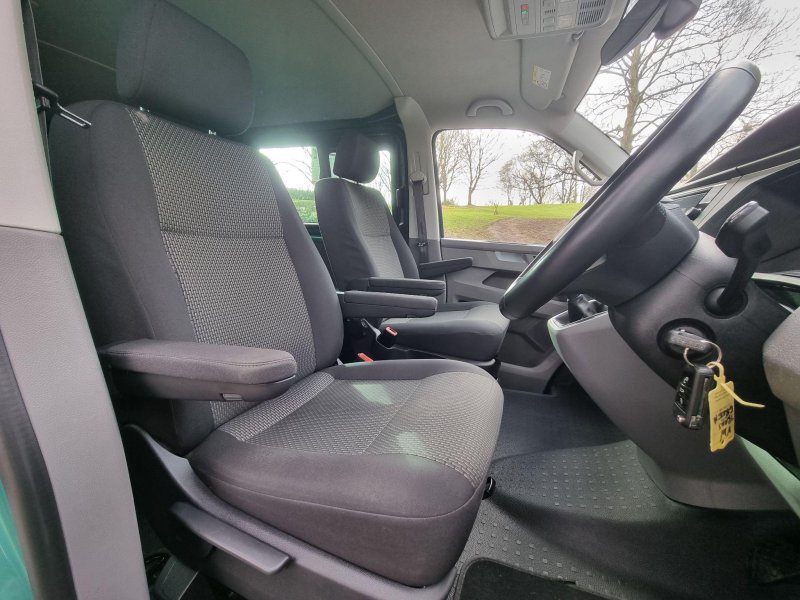 VOLKSWAGEN TRANSPORTER