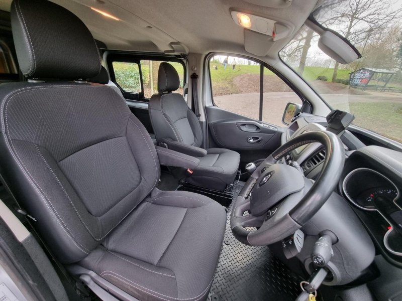 RENAULT TRAFIC